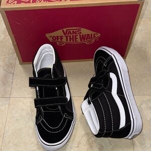 Vans NEW size 5 big kids men’s Sk8 Mid Reissu Black White Velcro Sneakers shoes